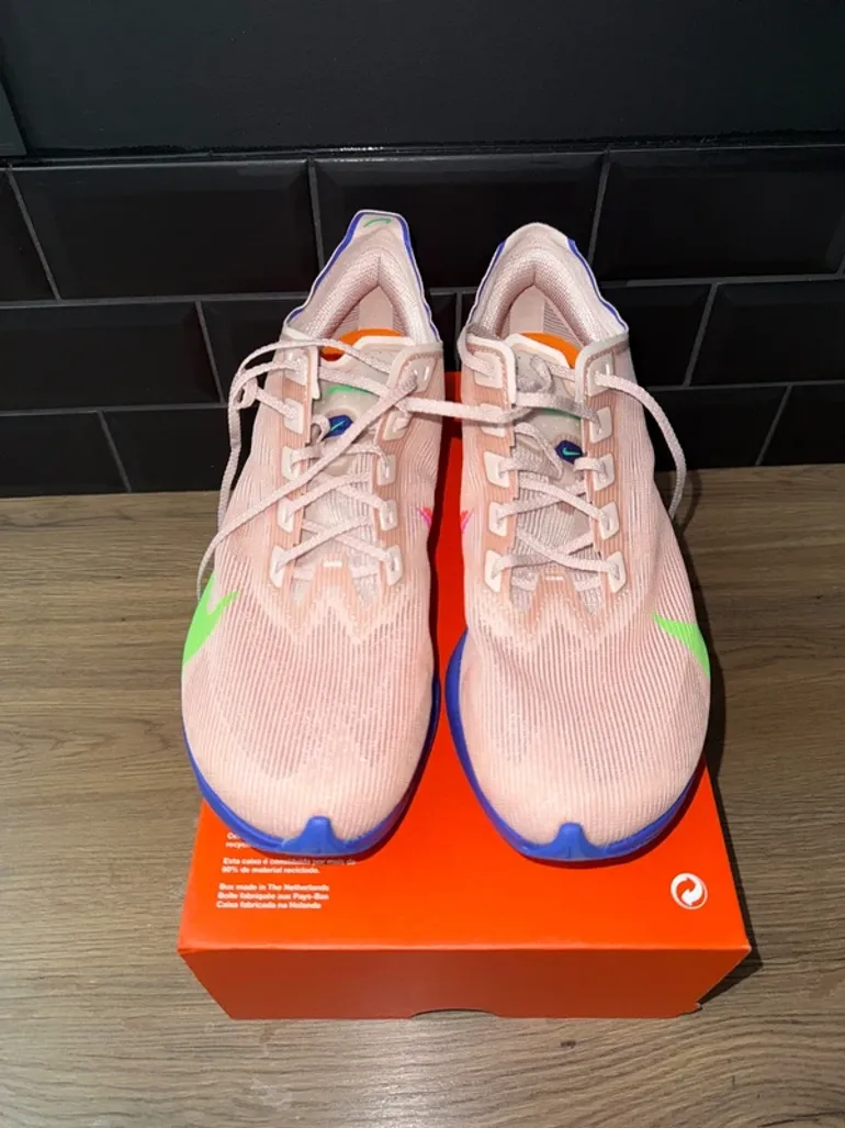 Used Nike Vaporfly 4% Next% bike — image 3 of 8