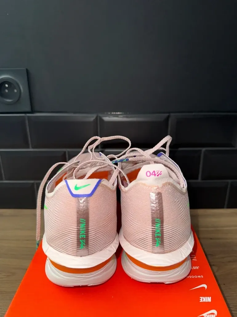 Used Nike Vaporfly 4% Next% bike — image 5 of 8