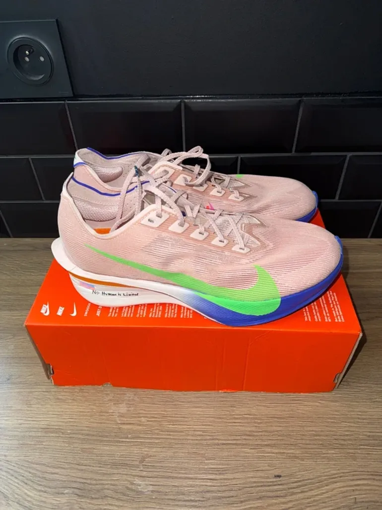 Used Nike Vaporfly 4% Next% bike — image 4 of 8