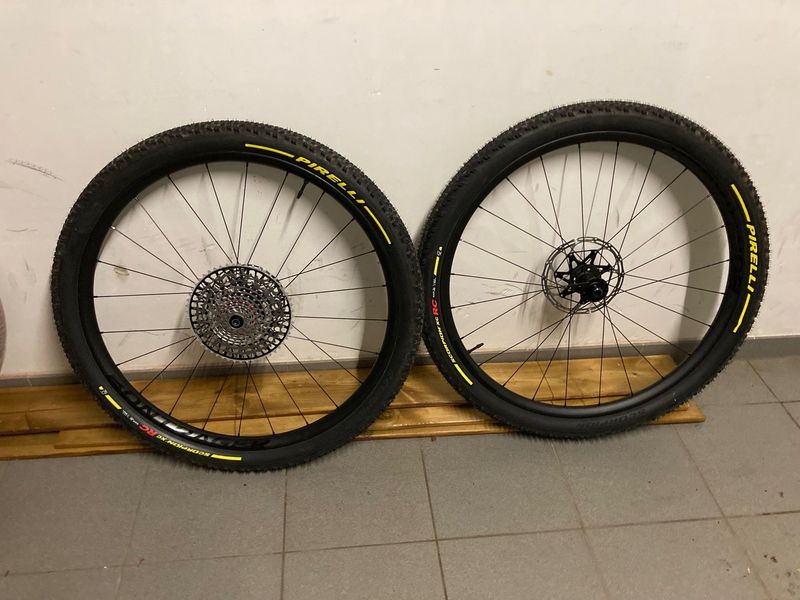 Used Bontrager Kovee Elite 30 29 Wheels
