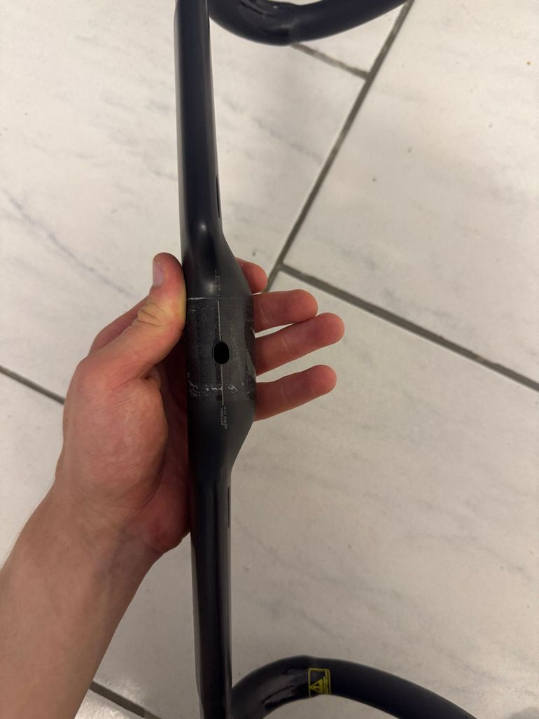Použité Pro Vibe Carbon Aero Superlight 31.8mm 420mm 2025 bike — obrázek 6 z 10