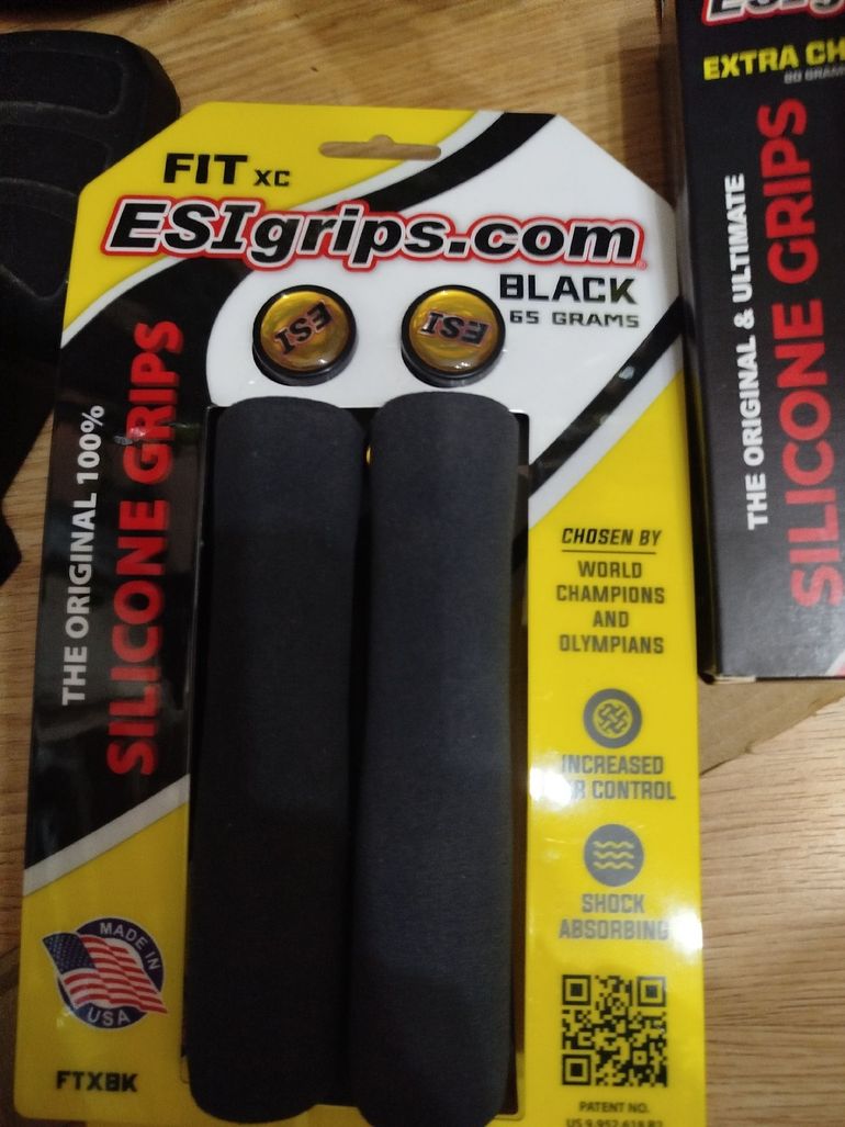 Used Esi Grips Puños silicona 2025 bike — image 3 of 6
