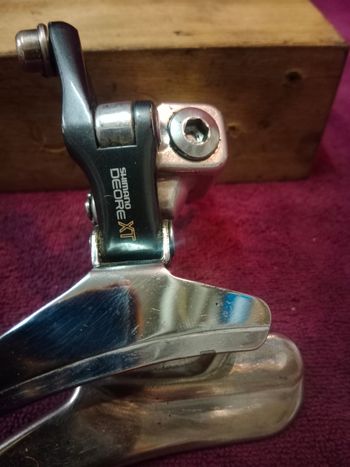 Used Deragliatore Anteriore Shimano XT FD-M735 a fascetta 31, 2 mm bike — image 2 of 7
