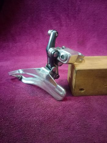 Used Deragliatore Anteriore Shimano XT FD-M735 a fascetta 31, 2 mm bike — image 3 of 7
