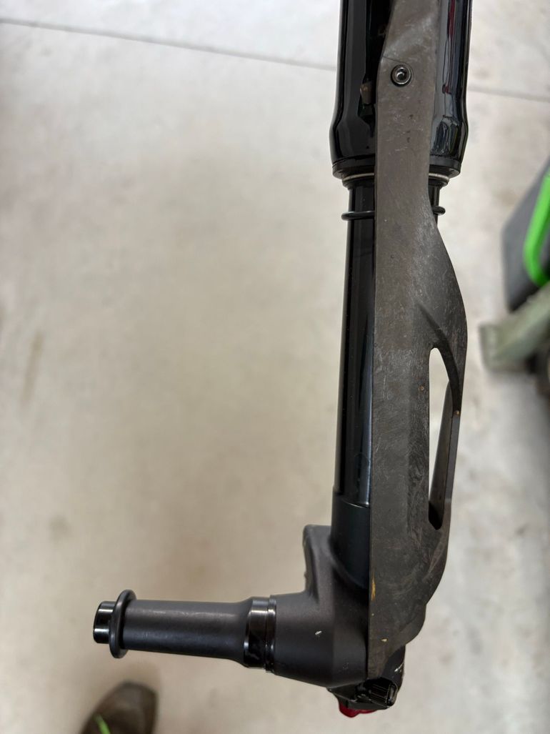 Used Cannondale Lefty Ocho Carbon 2025 bike — image 10 of 13