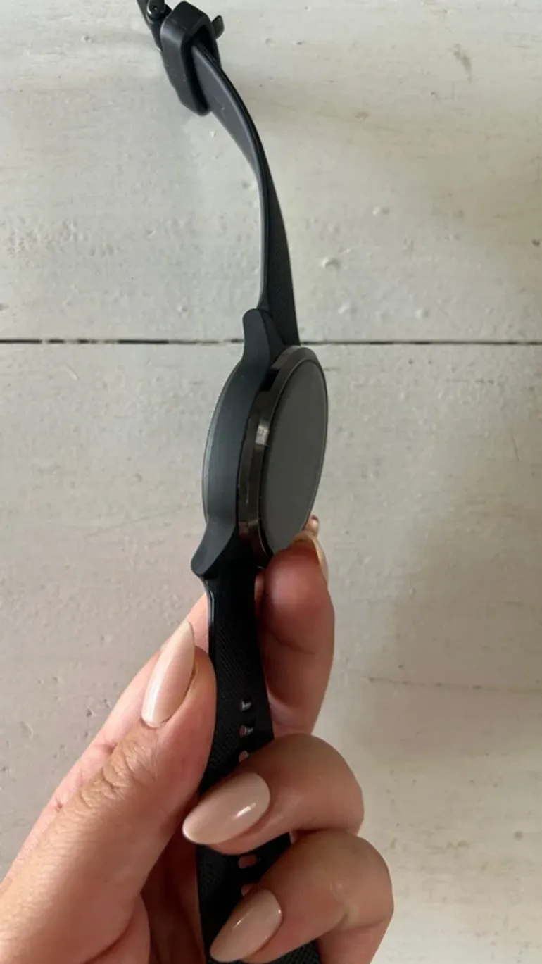 Used Garmin vivoactive4 bike — image 8 of 11