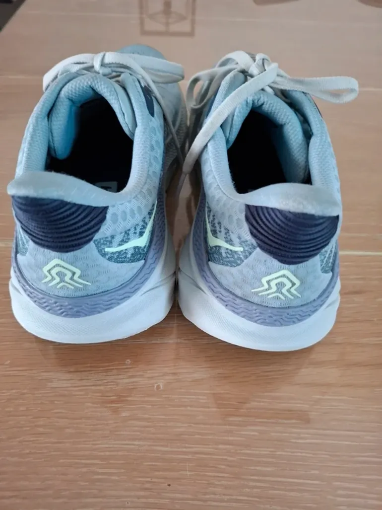 Tweedehands Hoka damesschoenen maat 42 bike — afbeelding 6 van 9