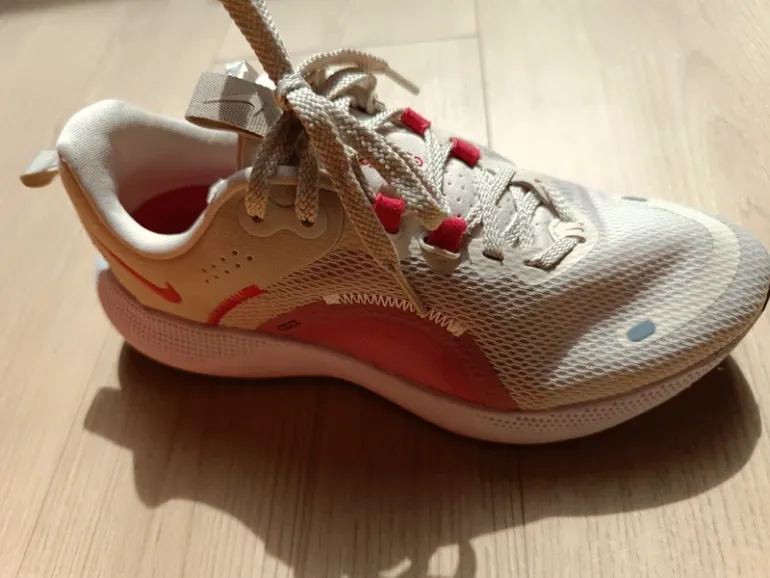 Nike running shoes size 37 bike usato — immagine 9 di 13