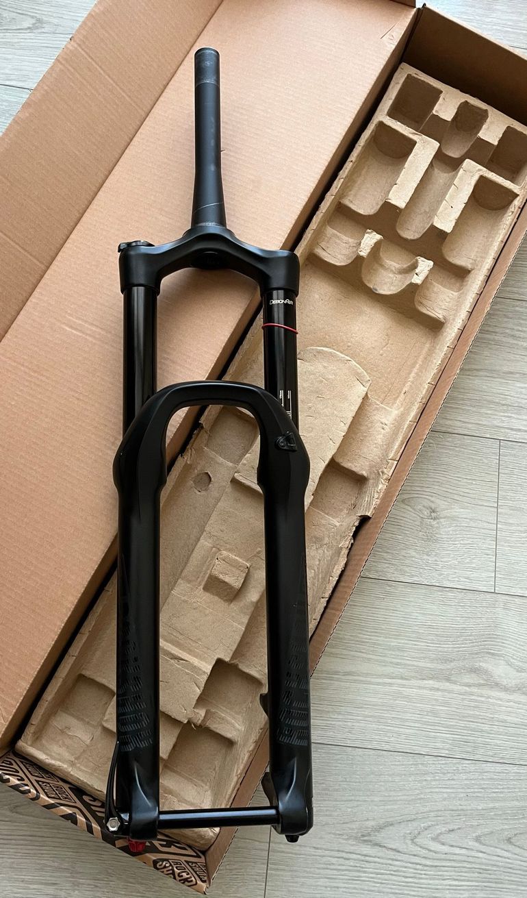 Used RockShox FS-Yari RC B2 bike — image 2 of 12