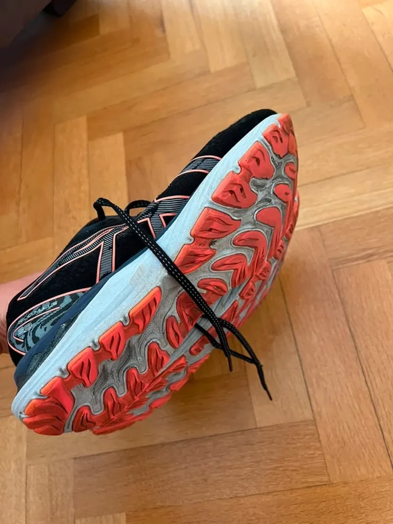 Tweedehands Asics Gel-Cumulus bike — afbeelding 3 van 4