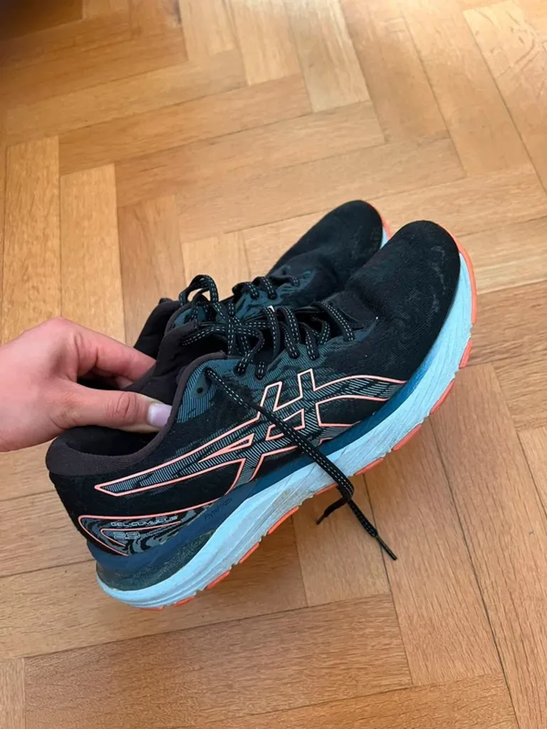 Tweedehands Asics Gel-Cumulus bike — afbeelding 2 van 4