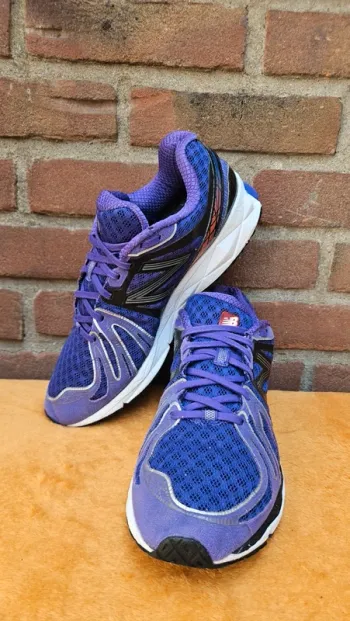 New Balance M890V2 Revlite bike usato — immagine 5 di 8