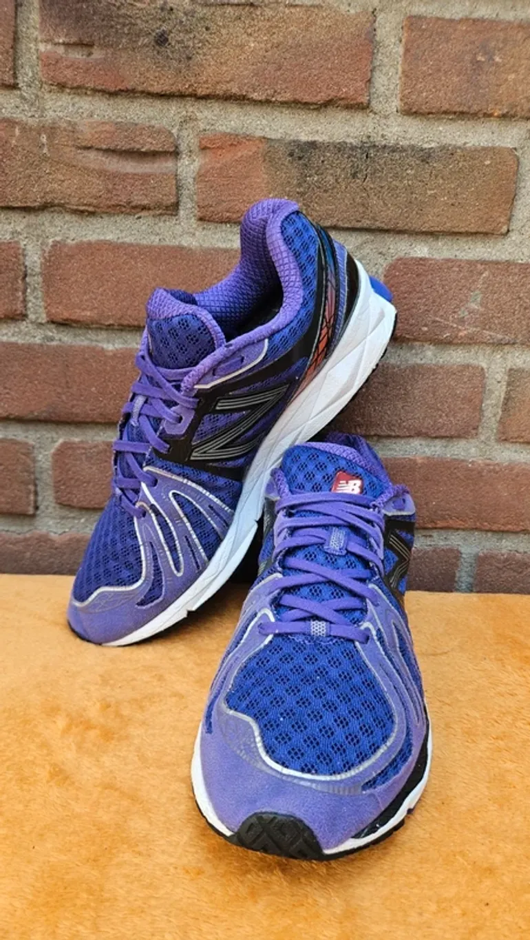 New Balance M890V2 Revlite bike usato — immagine 5 di 8