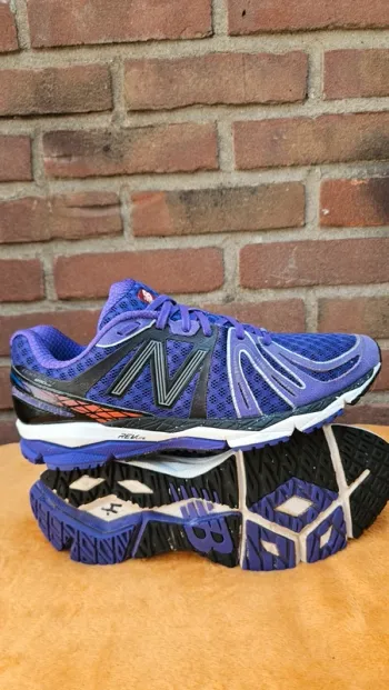 New Balance M890V2 Revlite bike usato
