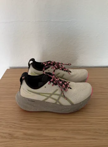 Tweedehands Asics Gel-Nimbus 25 TR bike — afbeelding 3 van 7