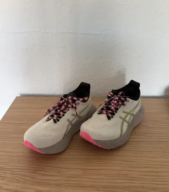 Tweedehands Asics Gel-Nimbus 25 TR bike