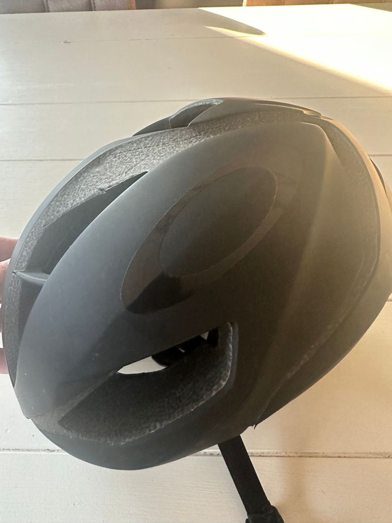 Used Oakley Aero 5 Helmet Medium 2023 bike — image 2 of 4