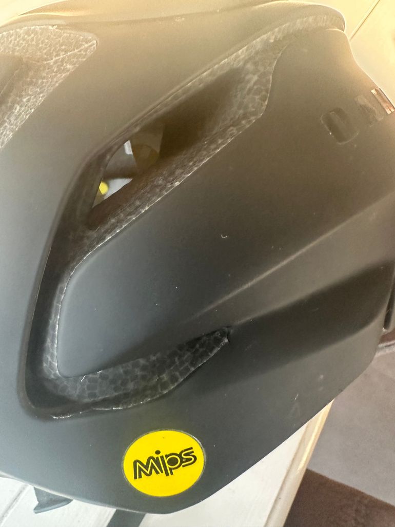 Used Oakley Aero 5 Helmet Medium 2023 bike — image 3 of 4