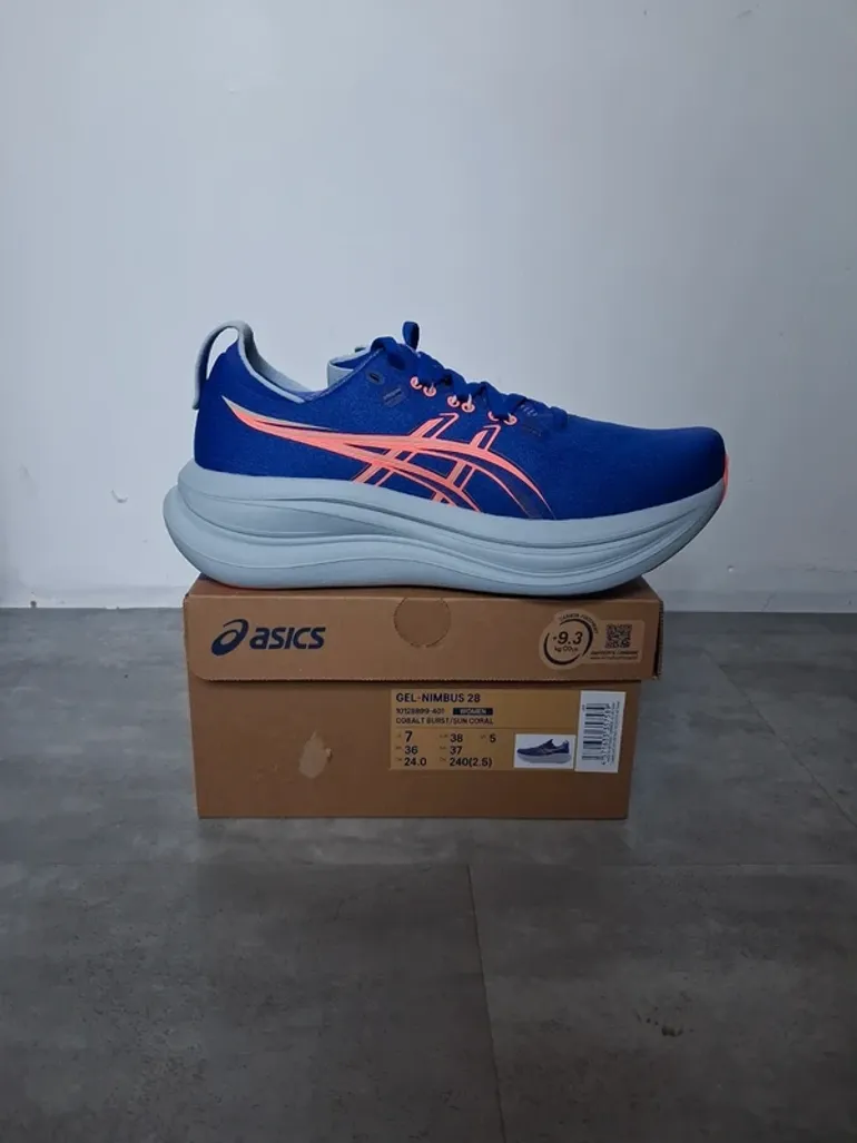 Tweedehands Asics Gel Nimbus 28 bike — afbeelding 3 van 5