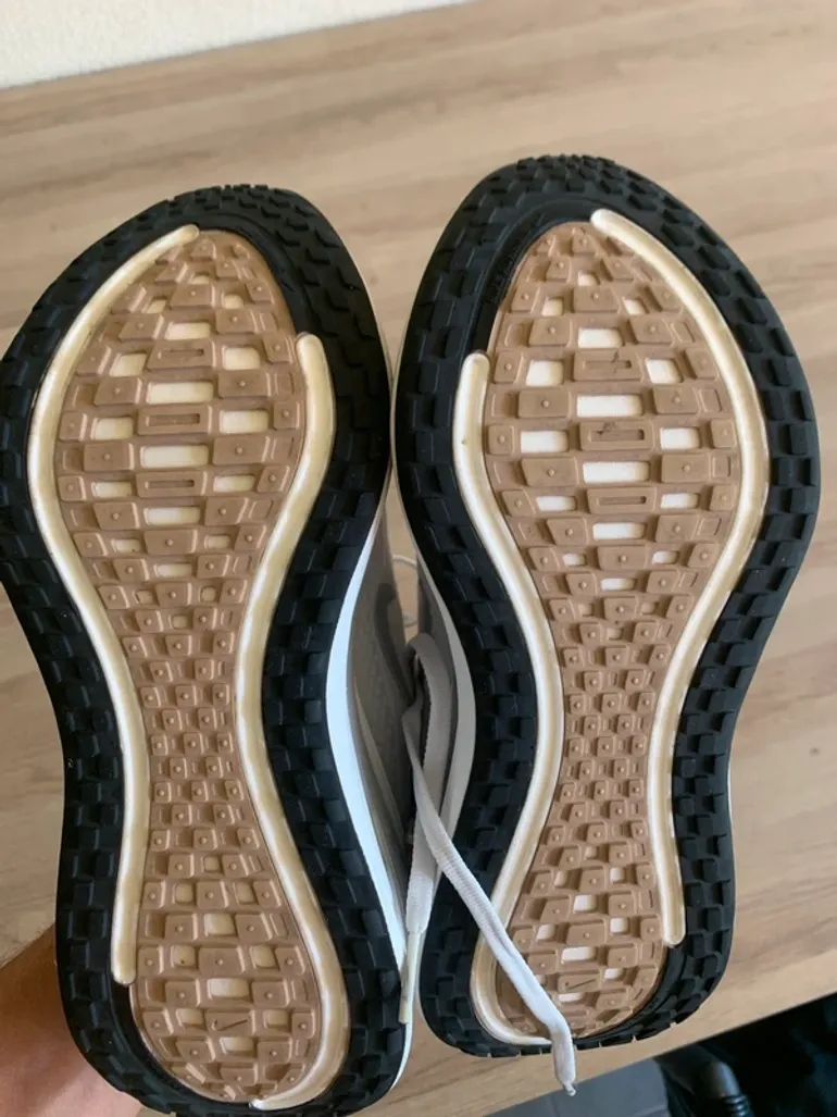 Použité Nike Vomero plus bike — obrázek 8 z 8