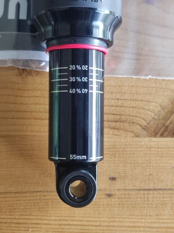 Použité RockShox Deluxe Ultimate Debonair 210x55 2026 bike — obrázek 3 z 5