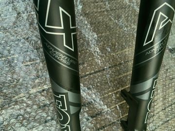 Used Fox 32 FLOAT AX PERFORMANCE Elite 700C Fork bike — image 7 of 7