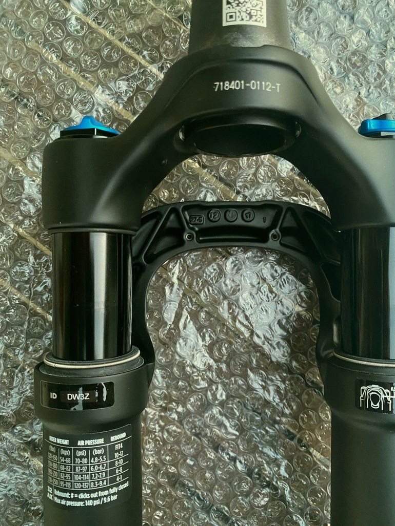 Fox 32 FLOAT AX PERFORMANCE Elite 700C Fork bike d'occasion — image 5 sur 7