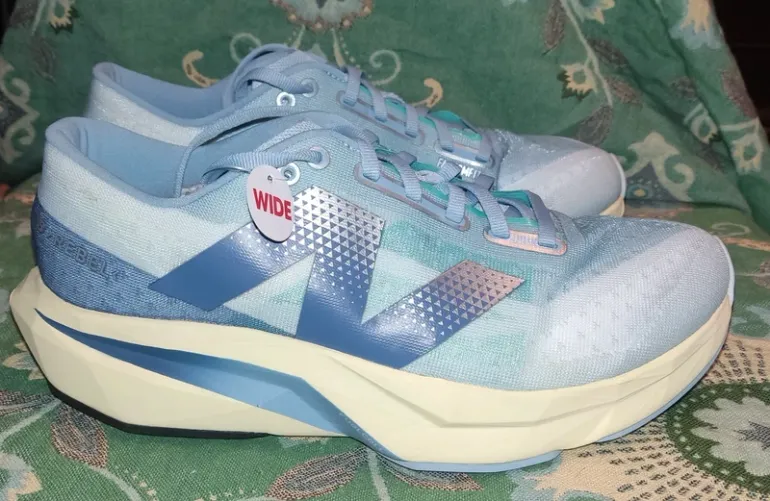 Gebrauchtes New Balance FuelCell Rebel V4 bike — Bild 9 von 15