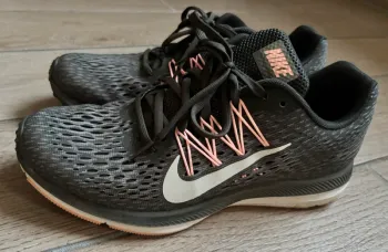 Brugt Nike Running Shoes bike — billede 2 af 4