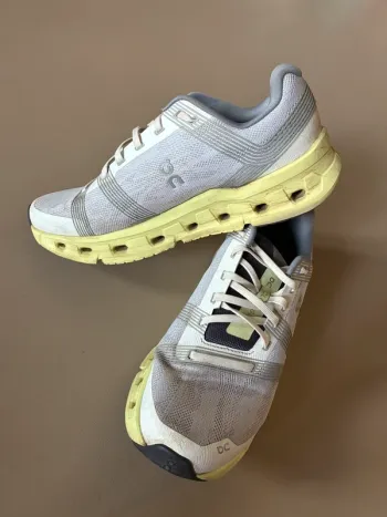 Gebrauchtes On Running Shoes bike