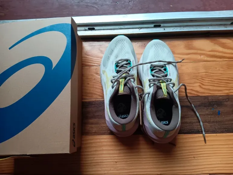 Asics Novablast 5 bike de segunda mano — imagen 6 de 7