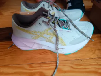 Asics Novablast 5 bike de segunda mano