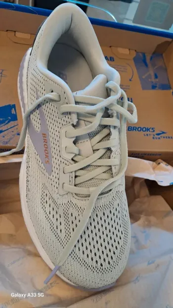 Brooks Women's Running Shoes bike d'occasion