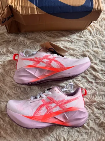 Asics Novablast 5 bike de segunda mano — imagen 2 de 8