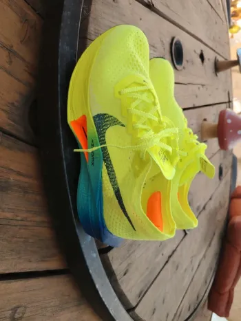 Used Nike ZoomX Vaporfly Next% 3 bike