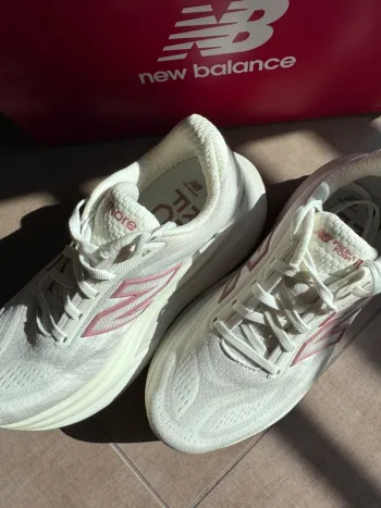 Gebrauchtes New Balance More v6 bike — Bild 2 von 7