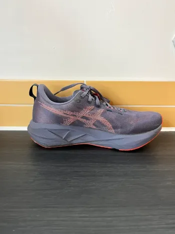 Asics Novablast 5 bike de segunda mano — imagen 11 de 14