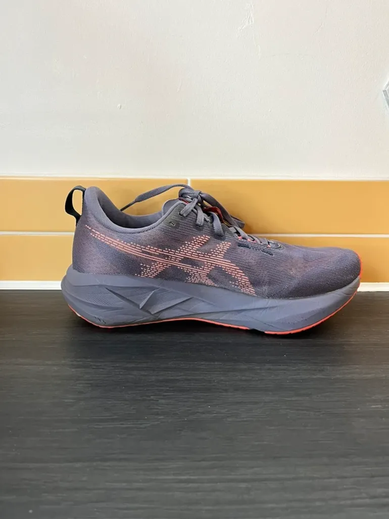 Asics Novablast 5 bike de segunda mano — imagen 11 de 14