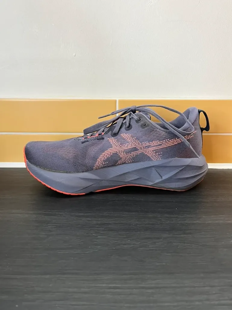Asics Novablast 5 bike de segunda mano — imagen 9 de 14