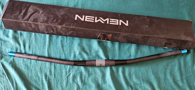 Gebrauchtes Newmen Carbon MTB Handlebar 31.8 mm, 10 mm rise 2024 bike — Bild 2 von 4