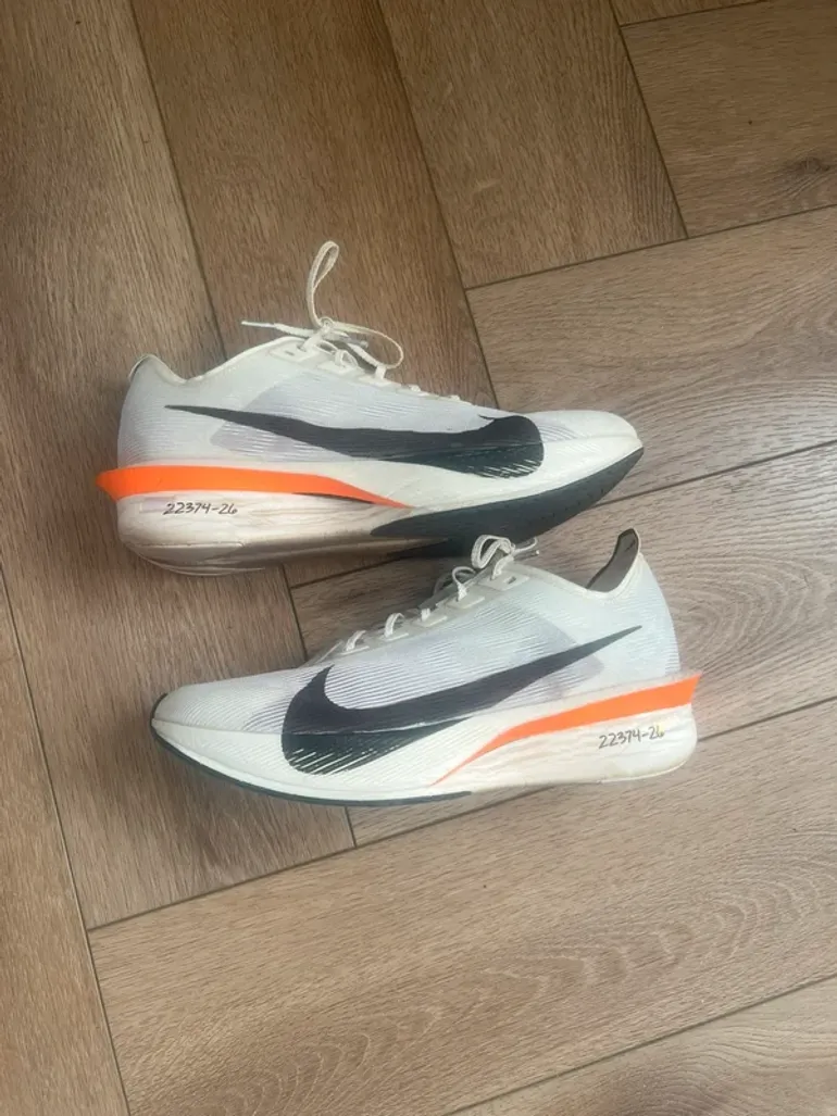 Nike Vaporfly 4 bike usato — immagine 4 di 6