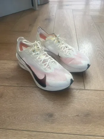 Nike Vaporfly 4 bike usato