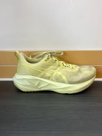 Asics Novablast 5 bike de segunda mano — imagen 7 de 13