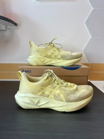 Asics Novablast 5 bike de segunda mano