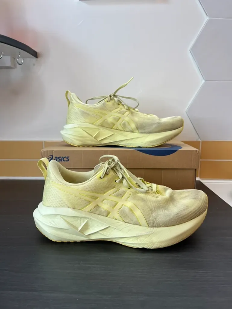 Asics Novablast 5 bike de segunda mano — imagen 1 de 13