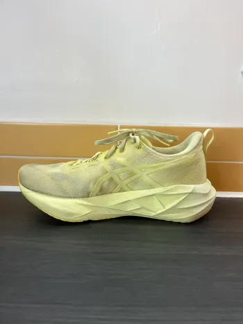 Asics Novablast 5 bike de segunda mano — imagen 8 de 13