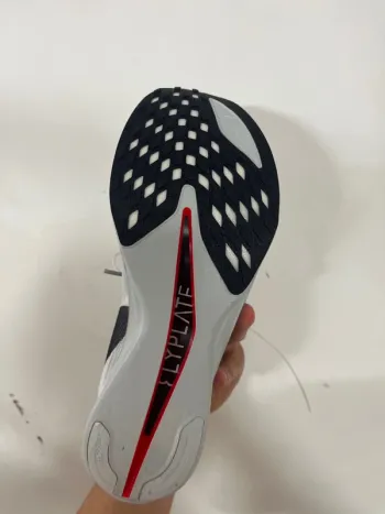 Gebrauchtes White ZoomX Streakfly 2 bike — Bild 6 von 10