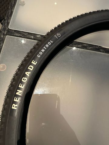 Specialized renegade fast trak 2024 bike usato — immagine 1 di 7