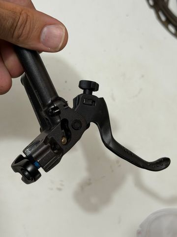 Brugt Shimano Saint Brake Levers 2025 bike — billede 4 af 5