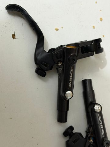 Brugt Shimano Saint Brake Levers 2025 bike — billede 2 af 5